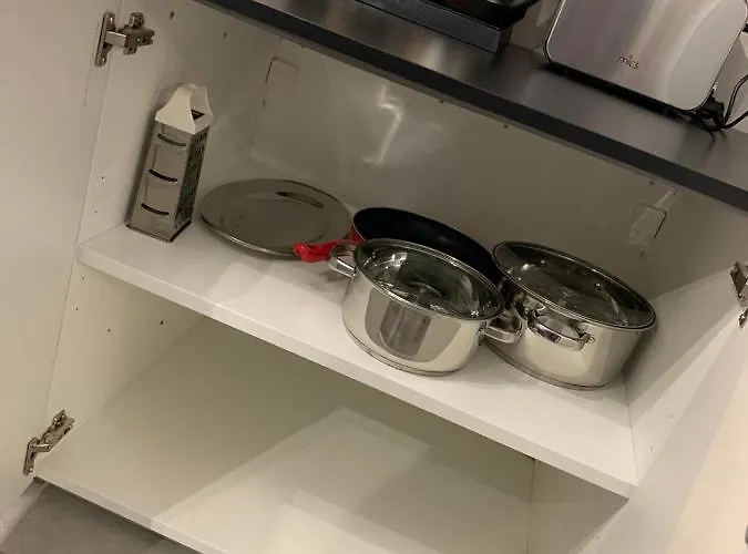 Appartement Black & White By Emmelia Group Paphos