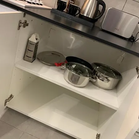 Appartement Black & White By Emmelia Group Paphos