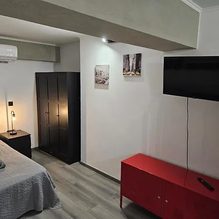 Black & White By Emmelia Group