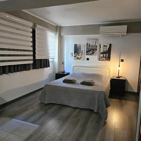 Black & White By Emmelia Group *