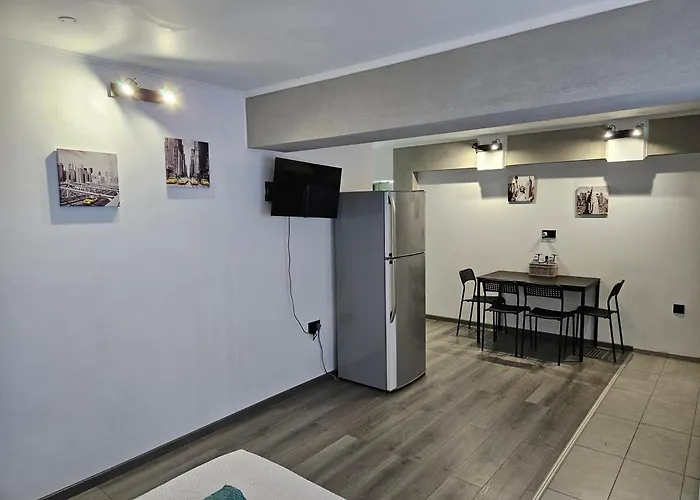 Lägenhet Black & White By Emmelia Group *