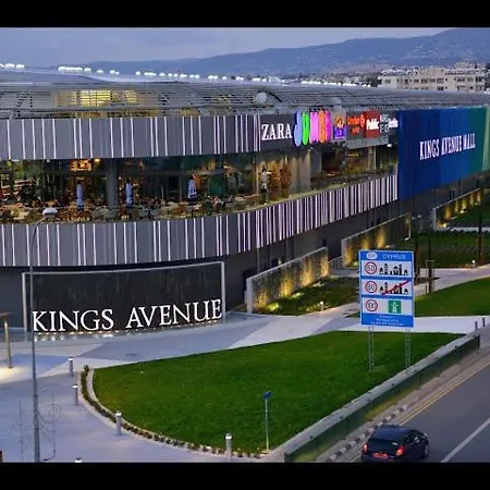 Black & White By Emmelia Group * بافوس